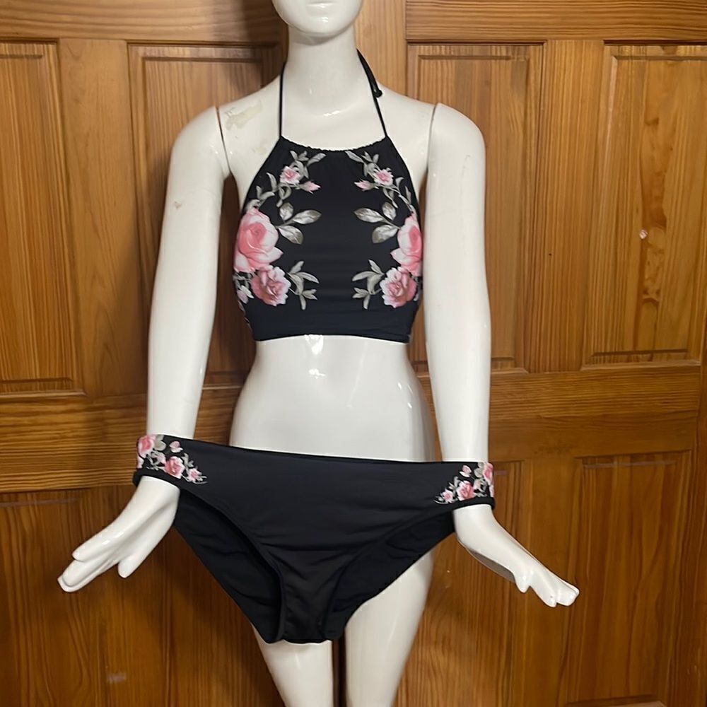 NWT halter top bikini